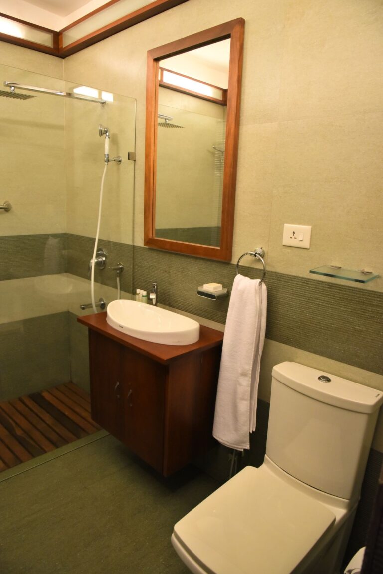 Clean Bathroom fitted with Modern Amenities