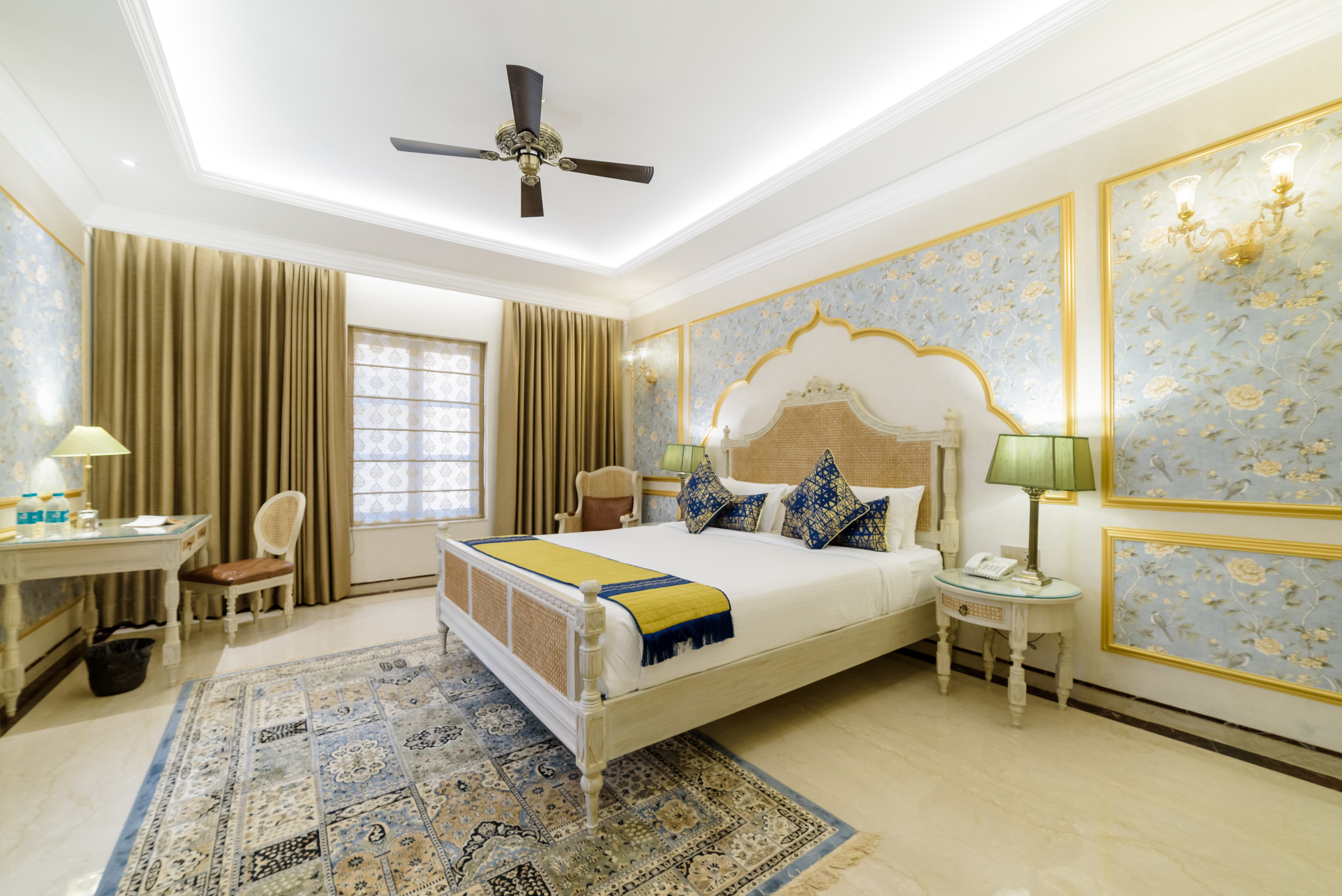 Room Opposite Round Bed 3